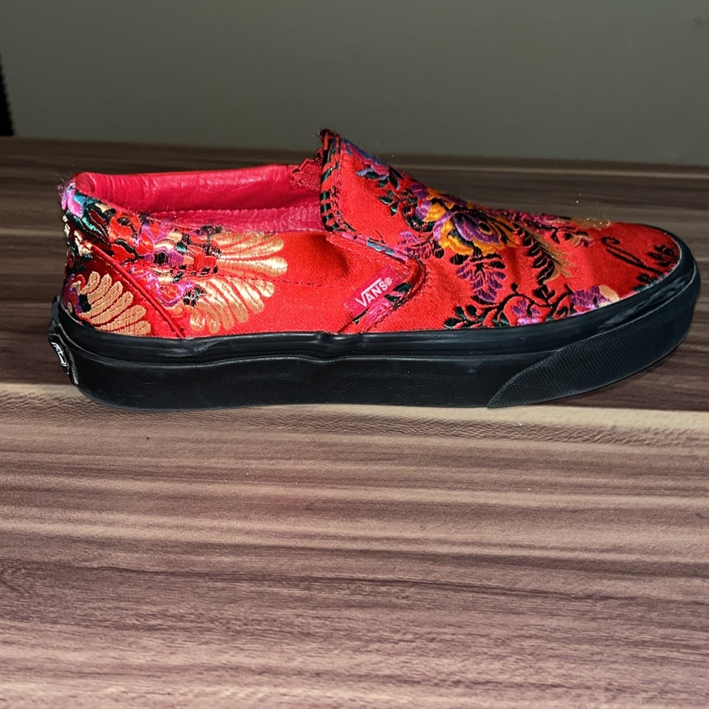 Vans classic festival slip on red satin Chinese new year women sz 5 1/2 men’s 4 - Picture 7 of 13